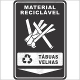 Material reciclável - Tábuas velhas 